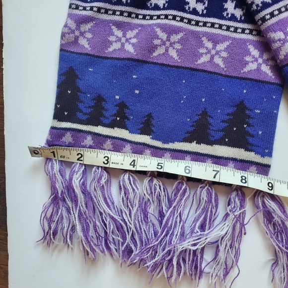 Winter scarf embroidered Dog with Snowflakes and trees christmas/winter - Picture 3 of 4